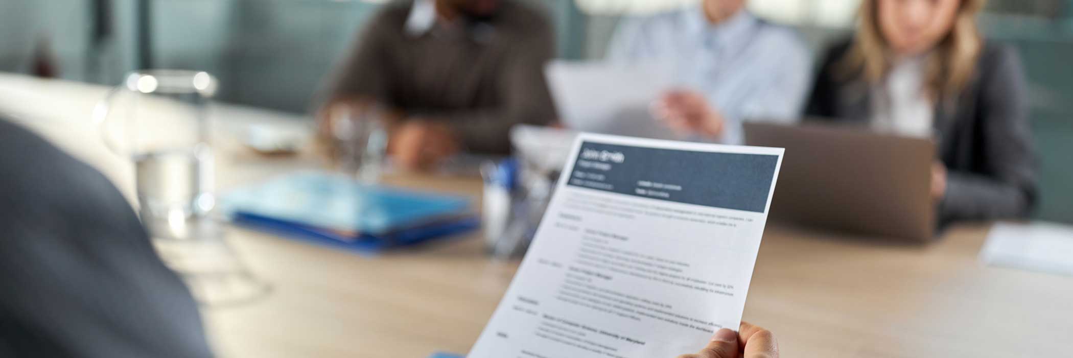 Como fazer um currículo (CV): guia completo