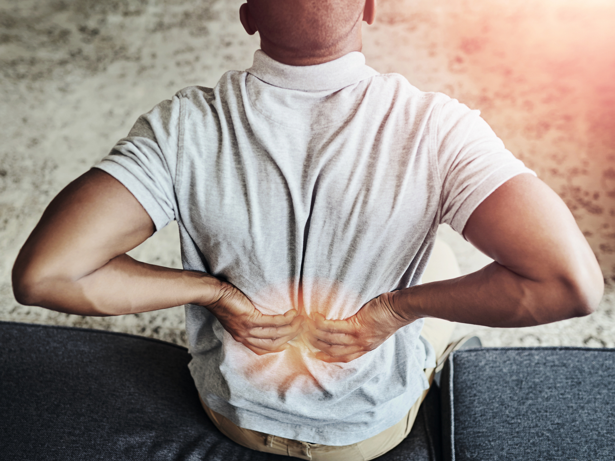 Dores nas costas depois do trabalho: 5 formas simples